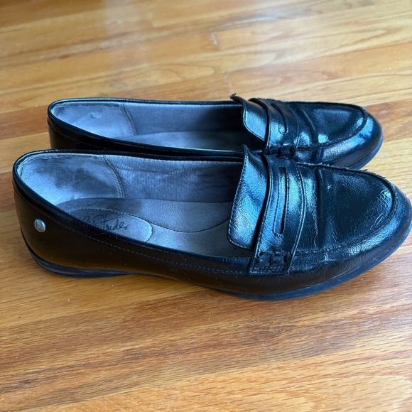 Classic Black Leather Loafer Style Flats by LifeStride Women’s Size 8 - Picture 3 of 7